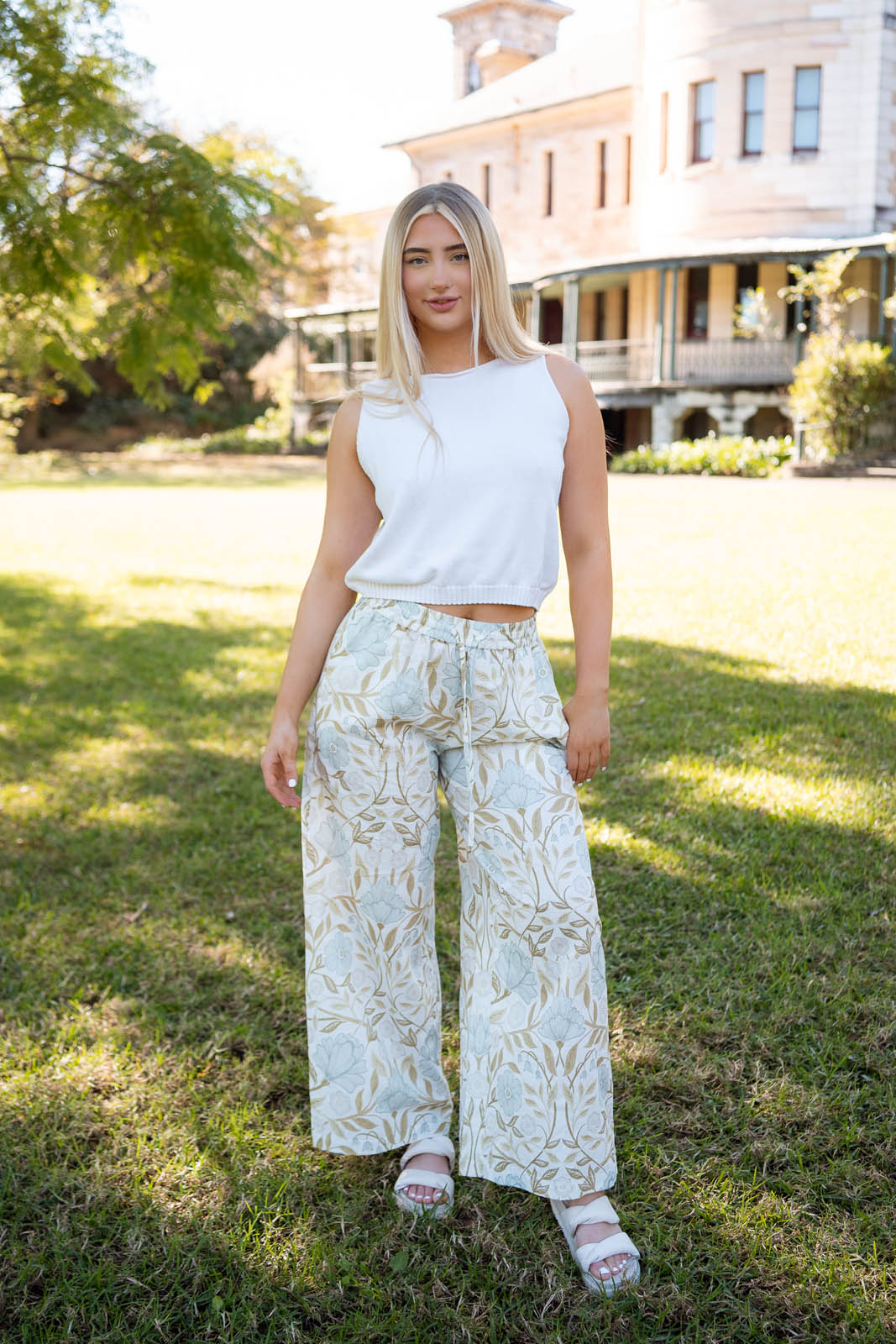 the mae top.